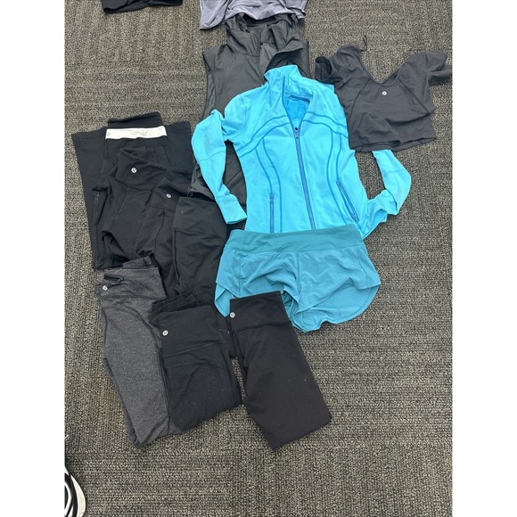 Lululemon Women's 32 Piece Mixed Lot. Sizes 4-12 Hoodies / Leggings /Shirts /bra - Picture 4 of 16